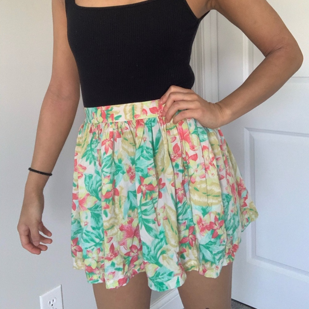 AMERICAN EAGLE floral skirt